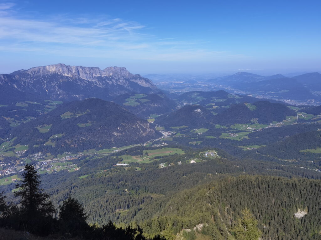 Kehlsteinhaus Aussicht Richtung Salzburg, links im Bild der Untersberg