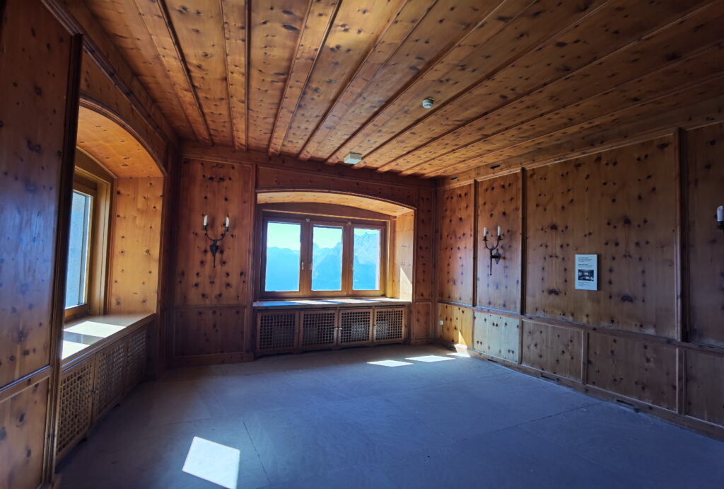 Blick in das Karitzkehlstüberl im Kehlsteinhaus